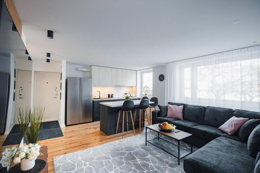 New Luxury 3Br Apartment In Old Town, Free Parking Haapsalu Dış mekan fotoğraf