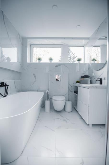 New Luxury 3Br Apartment In Old Town, Free Parking Haapsalu Dış mekan fotoğraf